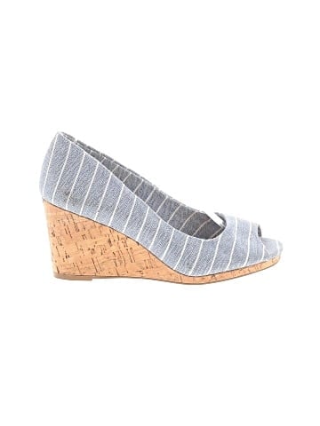 Kelly & Katie Wedges (view 1)