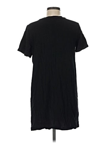 Old Navy Short Sleeve T-Shirt (view 2)
