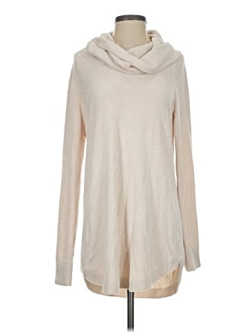 Barefoot Dreams Pullover Sweater (view 1)