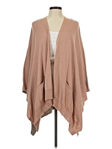 Marla Wynne Poncho (view 1)