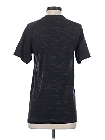 Lululemon Athletica Short Sleeve T-Shirt (view 2)