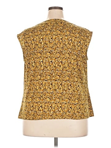 Kasper Sleeveless Blouse (view 2)
