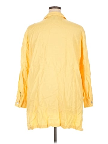 Dialogue 3/4 Sleeve Button-Down Shirt (view 2)
