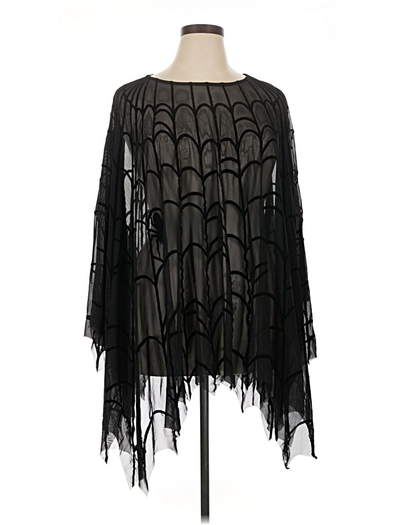Pre-owned Torrid Poncho In Black