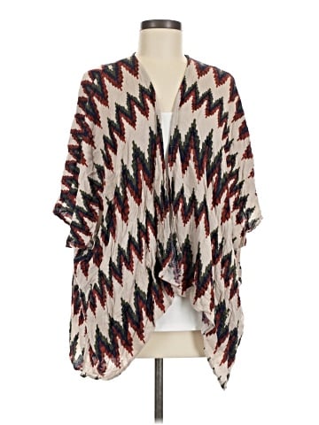 Audrey 3+1 Poncho (view 1)