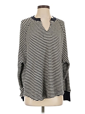 American Eagle Outfitters Pullover Sweater (view 1)