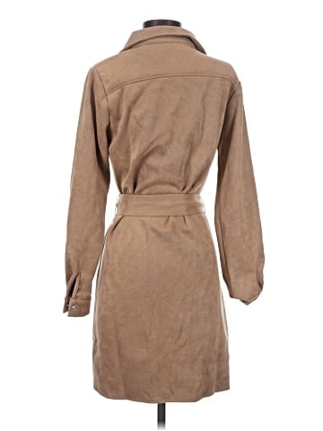 Tahari Trenchcoat (view 2)