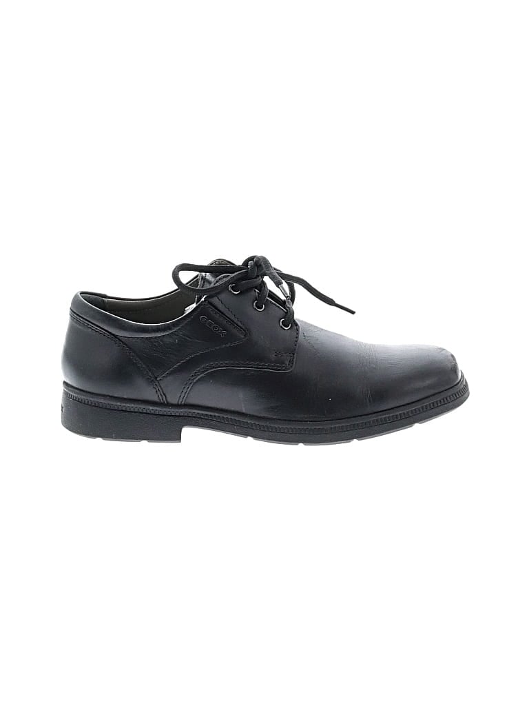 Pre-owned Geox Flats In Black