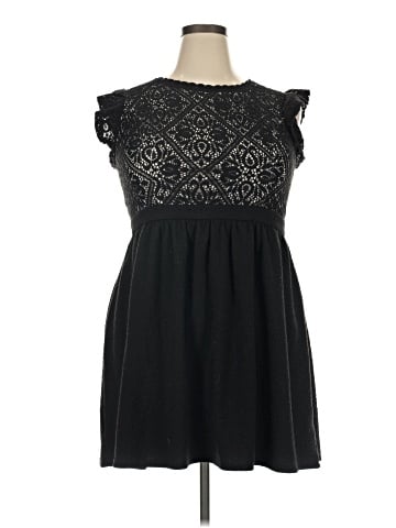 Xhilaration Cocktail Dress (view 1)
