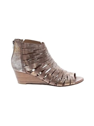 Diba Wedges (view 1)