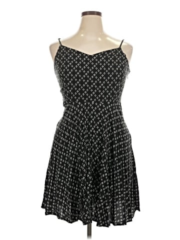 Old Navy Casual Dress (view 1)