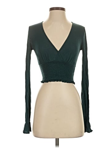 Urban Outfitters Long Sleeve T-Shirt (view 1)