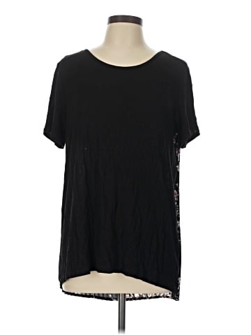 Maurices Short Sleeve T-Shirt (view 1)
