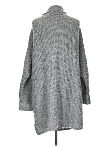Divided by H&M Poncho (view 2)