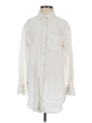 Gap Long Sleeve Button-Down Shirt (view 1)