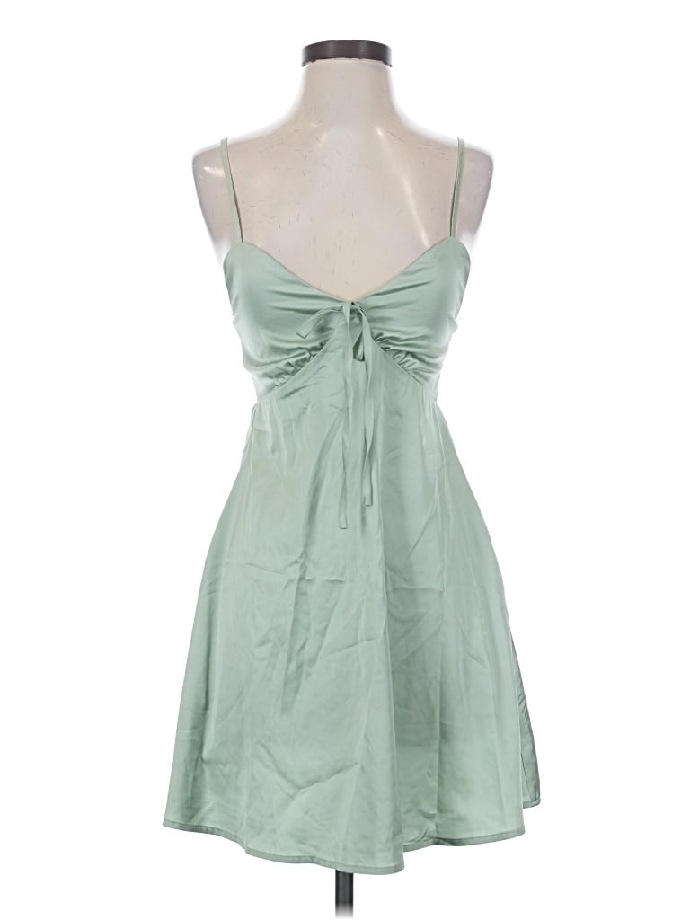 Pre-owned Camellia Cocktail Dress In Green