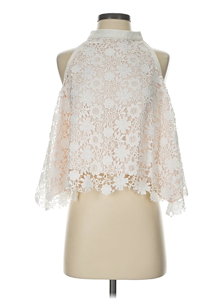 Pre-owned Gracia Sleeveless Blouse In Ivory