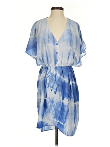 Alice + Olivia Casual Dress (view 1)