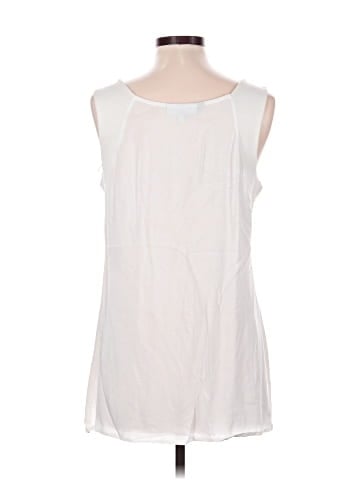 Jennifer Lopez Sleeveless Top (view 2)