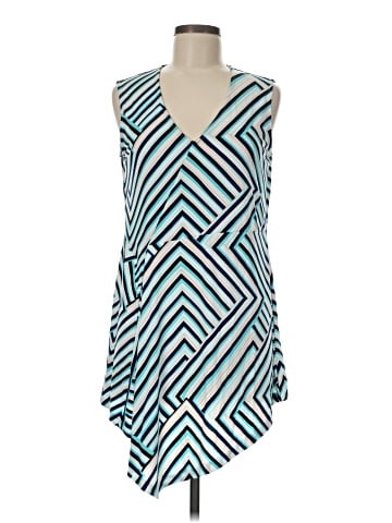 Liz Lange Casual Dress (view 1)