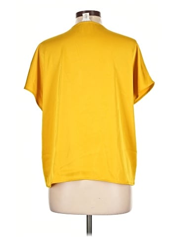 Cupcakes & Cashmere Short Sleeve Blouse (view 2)