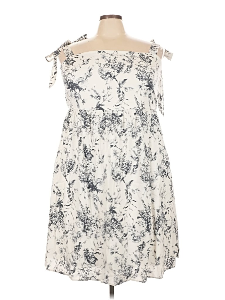 Pre-owned Gilli Casual Dress In Ivory