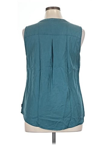 Eddie Bauer Sleeveless Button-Down Shirt (view 2)