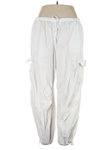 American Eagle Outfitters Cargo Pants (view 1)