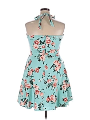 Hot Topic Casual Dress (view 2)