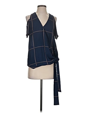Trouve Sleeveless T-Shirt (view 1)