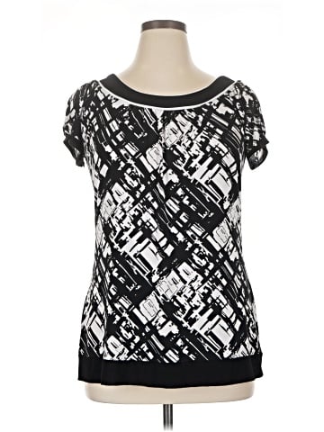 Maurices Short Sleeve T-Shirt (view 1)