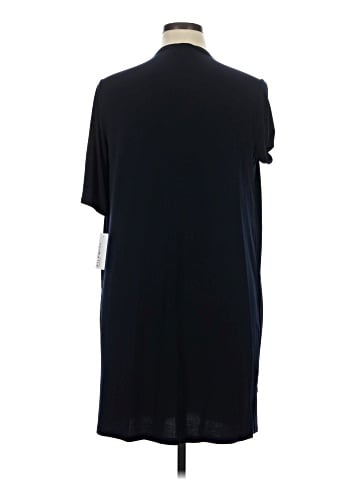 En Focus Sleeveless T-Shirt (view 2)