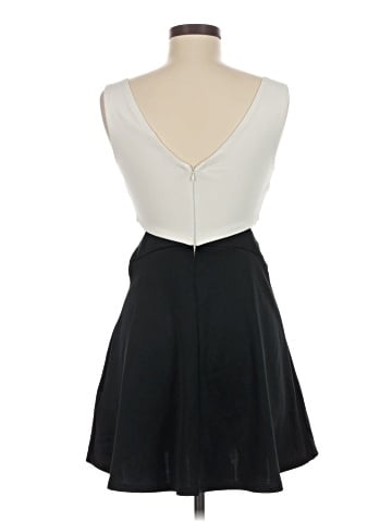 Bershka Casual Dress (view 2)