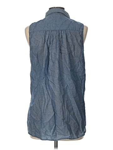 Gap Sleeveless Button-Down Shirt (view 2)