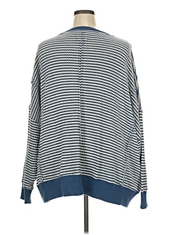 American Eagle Outfitters Pullover Sweater (view 2)