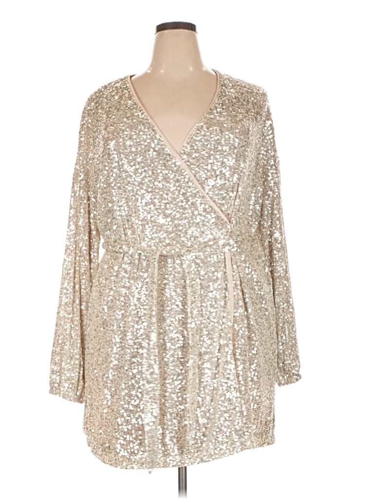 Pre-owned Just Fab Coat In Gold