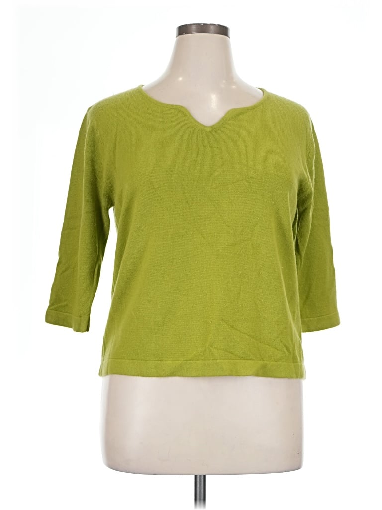 Pre-owned White Stag 3/4 Sleeve Top Green V-neck Tops