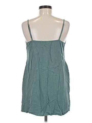 Illa Illa Sleeveless Button-Down Shirt (view 2)