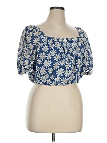 American Eagle Outfitters Short Sleeve Blouse (view 1)