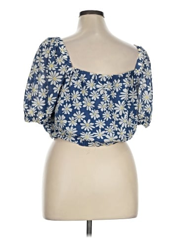 American Eagle Outfitters Short Sleeve Blouse (view 2)