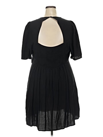Old Navy Casual Dress (view 2)