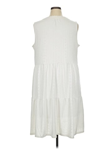 Croft & Barrow Casual Dress (view 2)