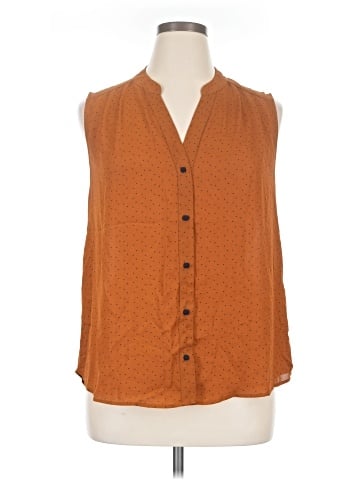 CAbi Sleeveless Button-Down Shirt (view 1)
