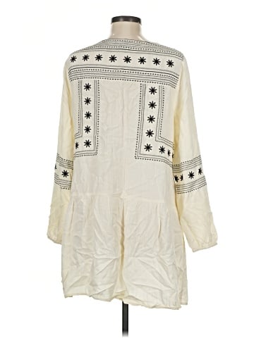 Cupcakes & Cashmere Casual Dress (view 2)