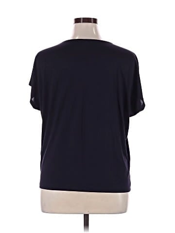 Uniqlo Short Sleeve T-Shirt (view 2)