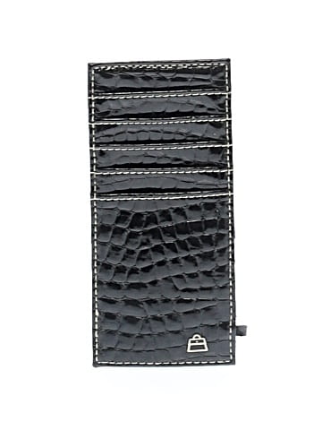 Kathy Wallet (view 1)