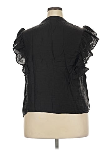 H&M Sleeveless Button-Down Shirt (view 2)