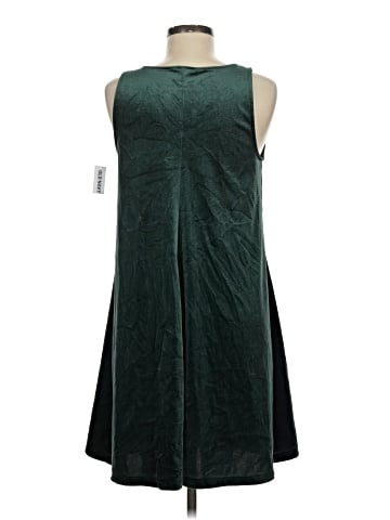 Old Navy Casual Dress (view 2)