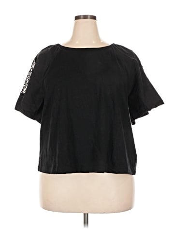 Old Navy Short Sleeve T-Shirt (view 1)