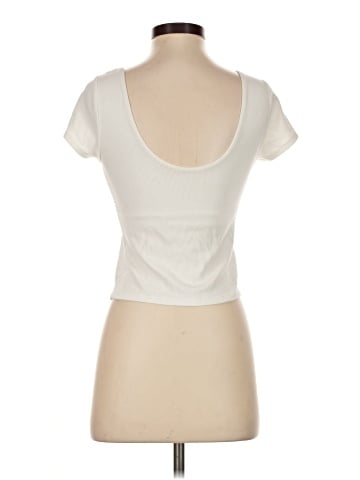 Uniqlo Short Sleeve T-Shirt (view 2)